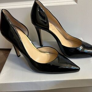 Black patent Jessica Simpson pump. 8.5 W
